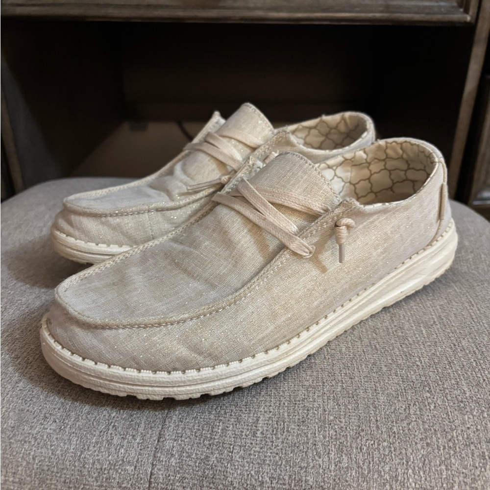 Women’s gold sparkly hey dudes!